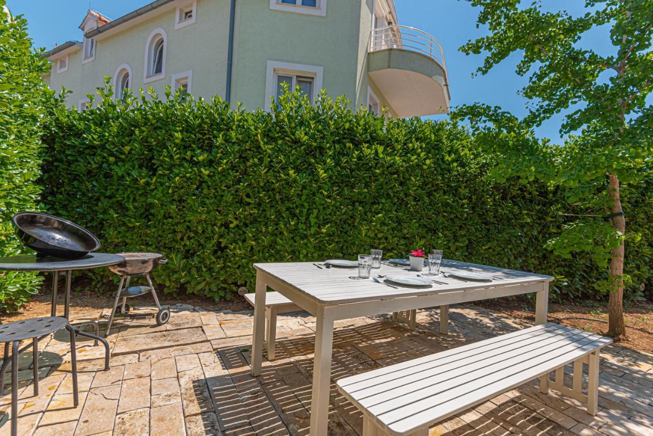 Apartments Villa Tribunj Трибунь Экстерьер фото