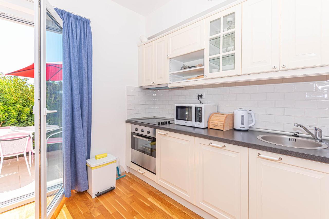 Apartments Villa Tribunj Трибунь Экстерьер фото