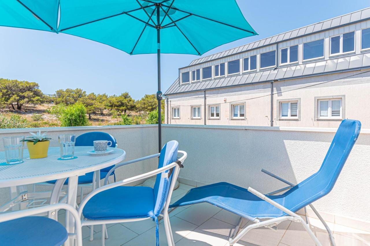 Apartments Villa Tribunj Трибунь Экстерьер фото