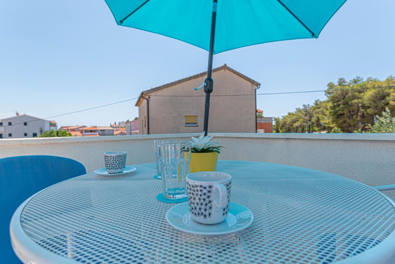 Apartments Villa Tribunj Трибунь Экстерьер фото