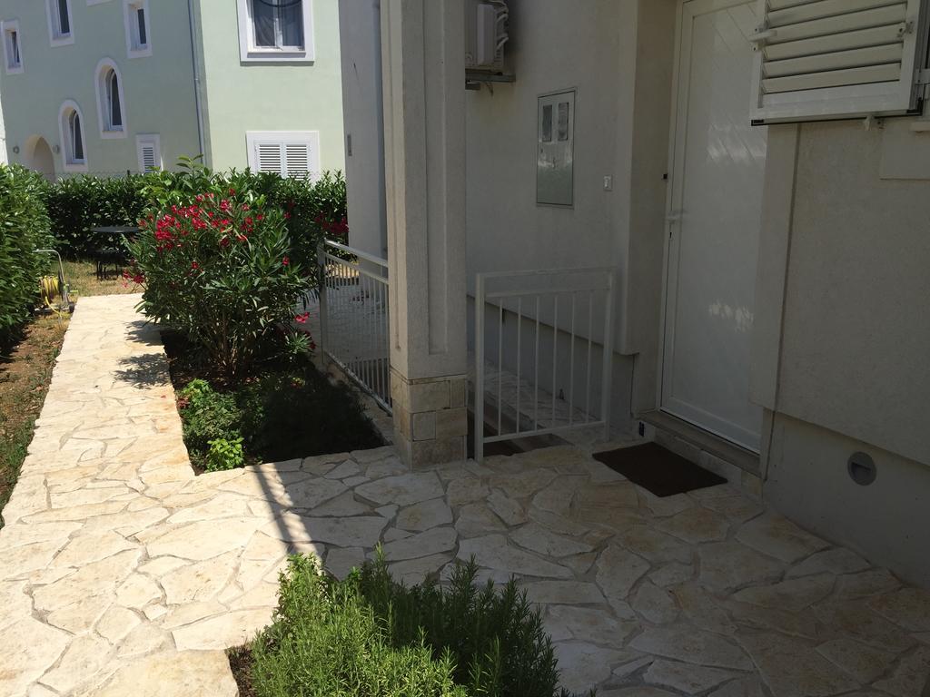 Apartments Villa Tribunj Трибунь Экстерьер фото