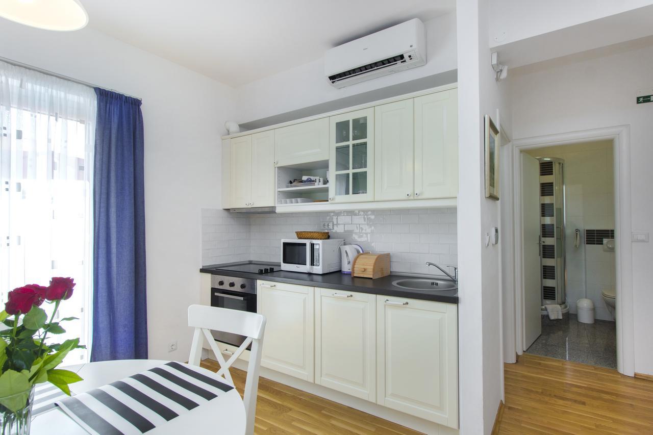 Apartments Villa Tribunj Трибунь Экстерьер фото