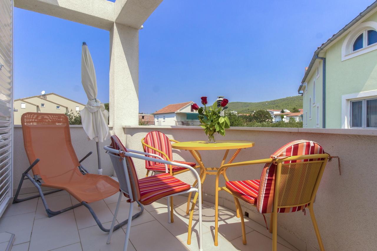Apartments Villa Tribunj Трибунь Экстерьер фото
