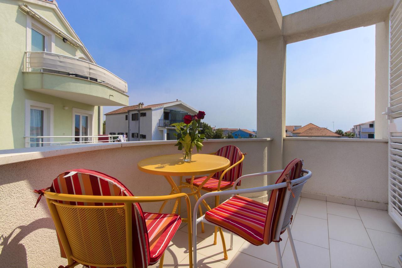 Apartments Villa Tribunj Трибунь Экстерьер фото